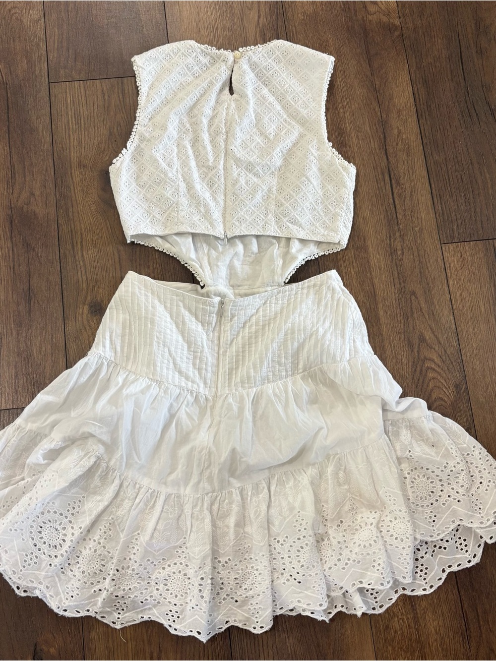 The French Connection Esse Cotton Eyelet Cutout Dress, White, US size 4 - Picture 2 of 7